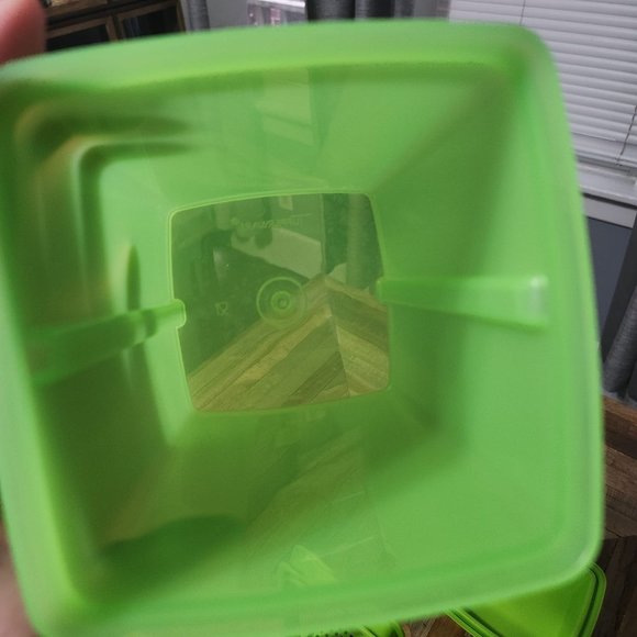 Tupperware 8 1/2 " tall Pick-A-Deli Pickle Keeper Green Lid Insert 3 pc - Picture 5 of 7